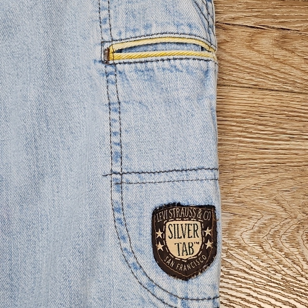 Vintage 90s Levi's Silver Tab 549 Baggy Fit Light Wash Yellow Contrast Trim Jean - Picture 9 of 16
